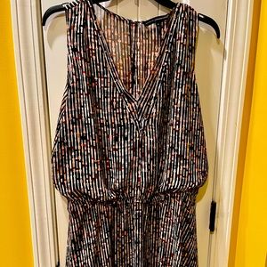 White House Black Market Sz 14 Perfect Flirty Dress